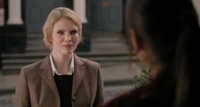 - May I come in?
- Yes, of course you can. - Miss Willoughby and the Haunted Bookshop