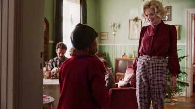 - May I have a penny or a bit more?
- What for? - Teddy's Christmas