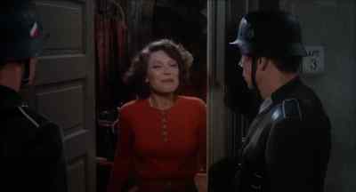 - May I help you, gentlemen?
- Anna Bronski? - To Be or Not to Be