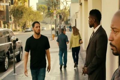 May I help you?
Yes, sir. - NCIS: Los Angeles