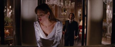 May I pay you a compliment? - The Tourist