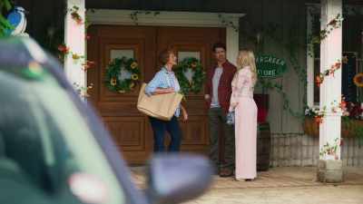 May the best apple
pie win, sweetie. - The Heiress and the Handyman