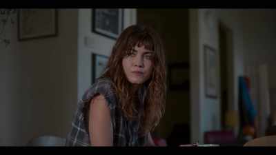 - Maybe they attacked you to get to me.
- Who is Adrielle Cuthbert? - Tidelands