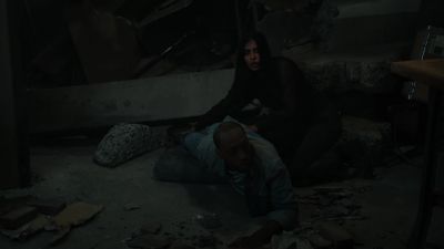 Maybe we can get out through here? - Manifest