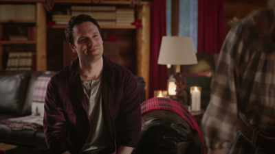 Maybe someone else
is meant to win Best in Bow. - Unwrapping Christmas: Olivia's Reunion