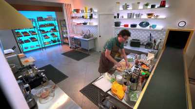 Maybe I can crumble a little bit - Secret Chef