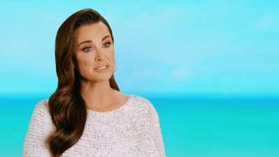 Maybe now she's relaxed
and now she'll forgive me. - The Real Housewives Ultimate Girls Trip