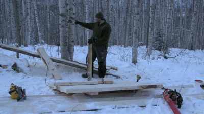 Maybe prop it up against here - Life Below Zero: Next Generation