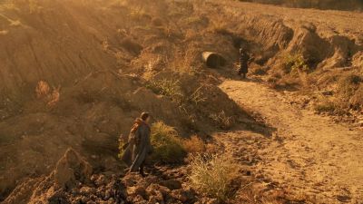Maybe you should go to the sub,
get everybody ready. - Fear the Walking Dead
