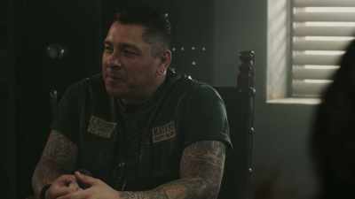 Maybe we should keep
some manpower here, - Mayans M.C.