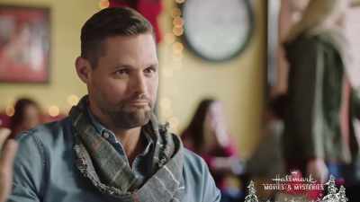 Maybe, uh, split a donut
or somethin'? - Last Vermont Christmas