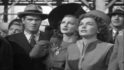 Maybe we'd better go. - Tarzan's New York Adventure