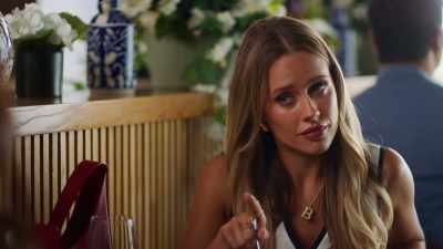 Maybe if you date him you'll
finally get that offer, - Christmas in the Spotlight