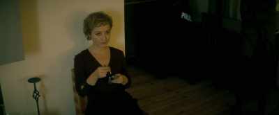 - Maybe you'll get a raise.
- Can you move a little? - Proceder