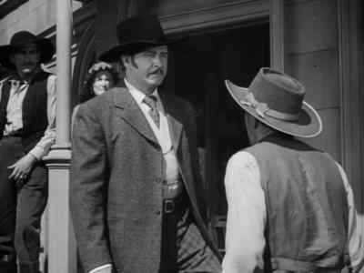 McComb's coming into town - Silver River