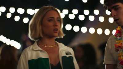 McCormick, are you telling people
we hooked up? - American Pie Presents: Girls' Rules
