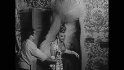 McKee: I had some headpieces
that would be about 20 pounds. - Vegas: The Story of Sin City