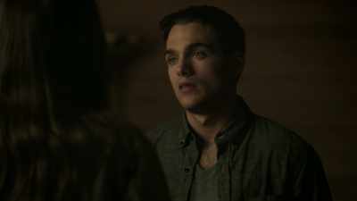 - McKenna.
- I love being around you. - Light as a Feather
