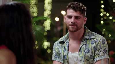 >> ME AND CARO, WE JUST LIKE
SUPER CLICKED. - Love Island