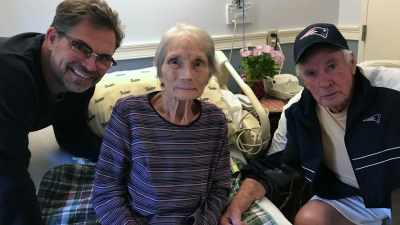 Me, my dad,
my mom with dementia, - Joy Ride