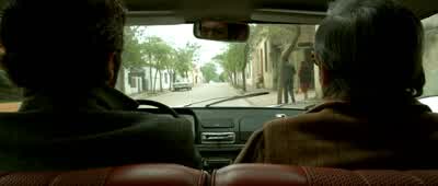 - Me estoy meando, eh. - The Secret in Their Eyes