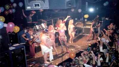 Me and my friends
were all into Van Halen - The Rainbow