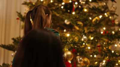 - Me too! But it'd be nice - Mom's Christmas Boyfriend