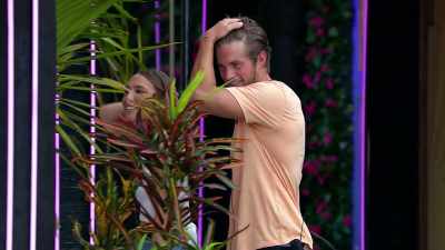 >> ME TOO. - Love Island