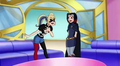 Me? Weird? Never! - DC Super Hero Girls: Legends of Atlantis