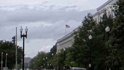 -Meanwhile, in D.C., the fallout
from the anthrax attack - While The Rest Of Us Die