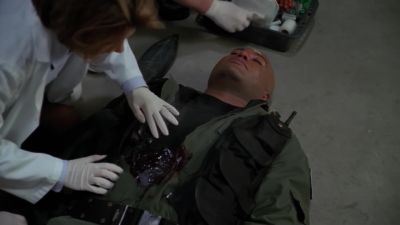 Med team, get in there. - Stargate SG-1