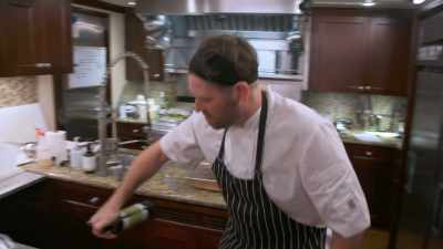 Medium-rear, one's medium, and
then primary's medium-well. - Below Deck Down Under