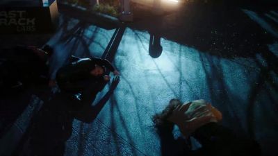 Meena, remember what I told you.
This is your chance. - The Flash