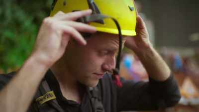 Meet Dennis Hillebrands,
the high-wire handyman. - Europe From Above