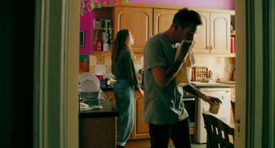 Meg, we have to go,
Siobhan's outside. - The Clean Up Crew