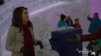 - Meg?
- No! I don't wanna get an ice burn - Winter Castle