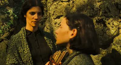 Mejor que ni te acerques. - Pan's Labyrinth