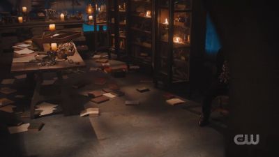 Mel.

Stay back. - Charmed