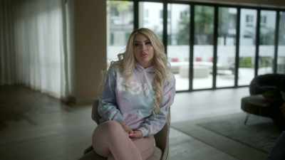 MELANIE:
My name is Melanie Martin - Aaron Carter: The Little Prince of Pop