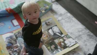 [Melanie sniffles, sighs] - Aaron Carter: The Little Prince of Pop