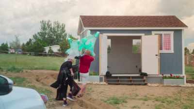-[Melanie] What do you think that is?
-Uh, it looks like a… donkey. - How To Build a Sex Room