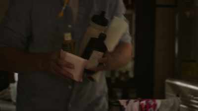 [Meldrick] There you go. - The Chi