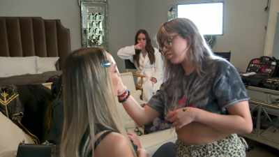 -[Melissa] I think so too.
-[Alexia] Yeah, just... awkward. - Buying Beverly Hills