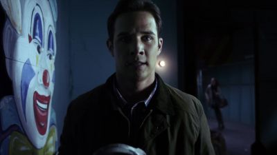 Melissa: IAN?
YEAH, I'VE GOT HER!
SHE'S FINE. - Pretty Little Liars