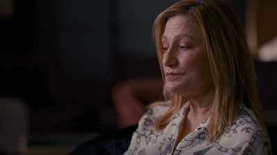 [mellow electronic music
playing] - Wise Guy: David Chase and The Sopranos