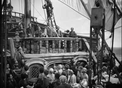 Men from now on both crews will lay aside past differences - The Sea Hawk