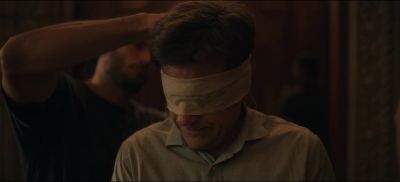 [men murmuring in Spanish] - Ozark