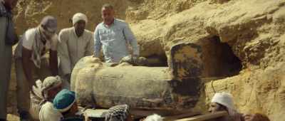 [men speaking Arabic] - Secrets of the Saqqara Tomb
