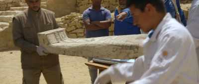 [men speaking Arabic] - Secrets of the Saqqara Tomb