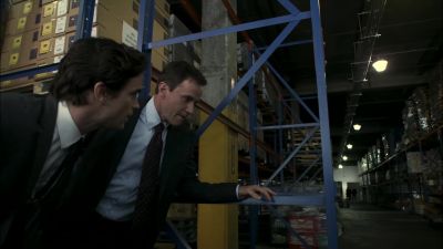 [MEN SPEAKING CHINESE] - White Collar